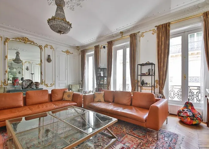 Luxurious - Champs-elysees